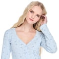 thumbnail image 4 of No Boundaries Women's Seamless Long-Sleeve V-Neck Top, 4 of 6