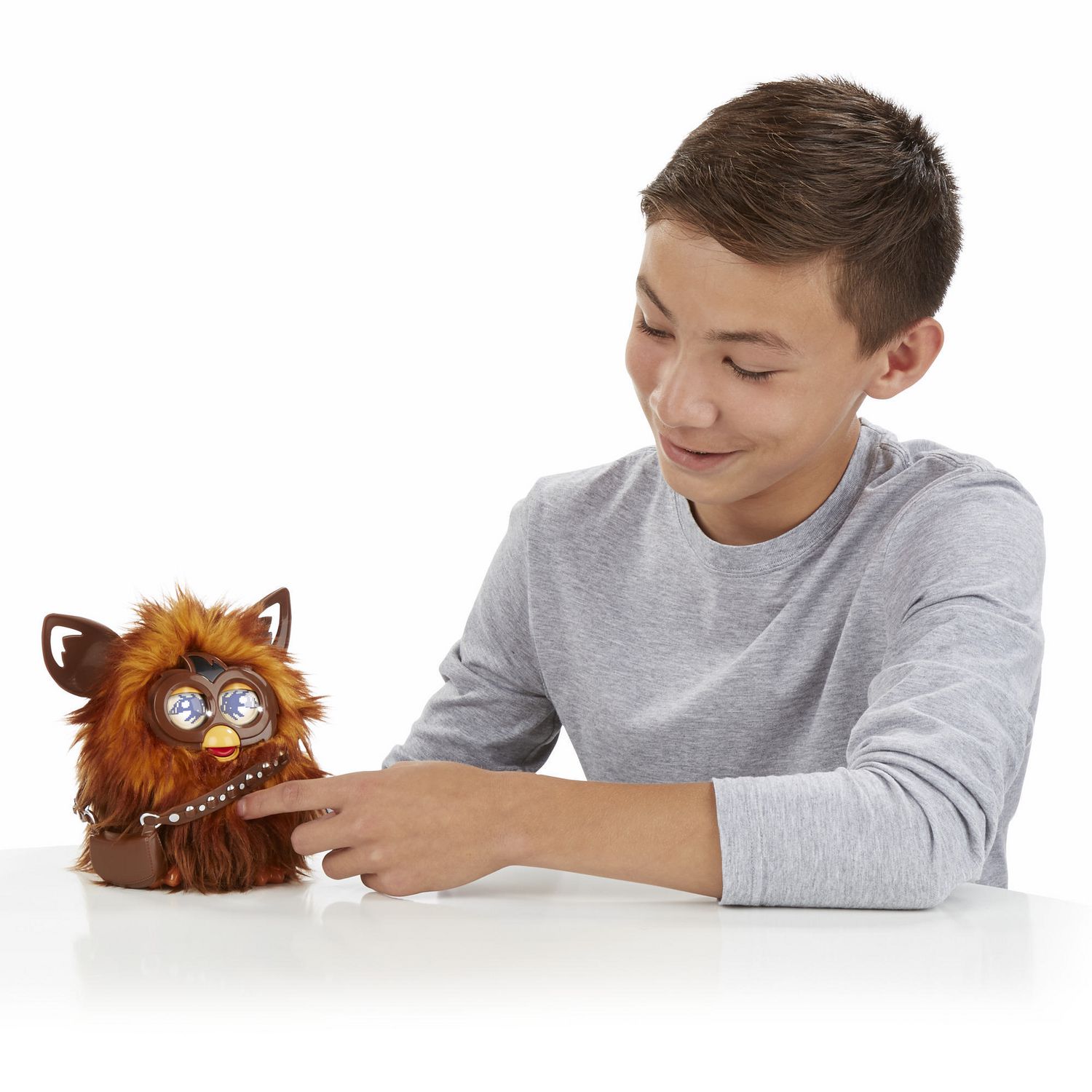 Furby corail peluche interactive Hasbro en multicolore