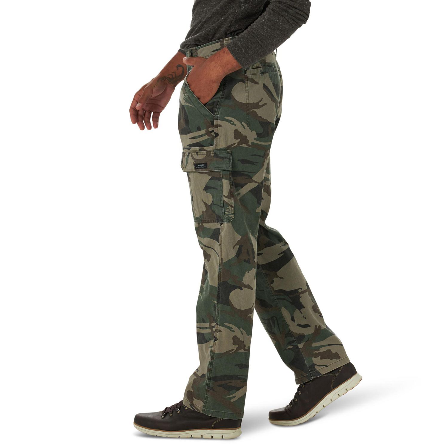 Wrangler camo cargo pants on sale walmart