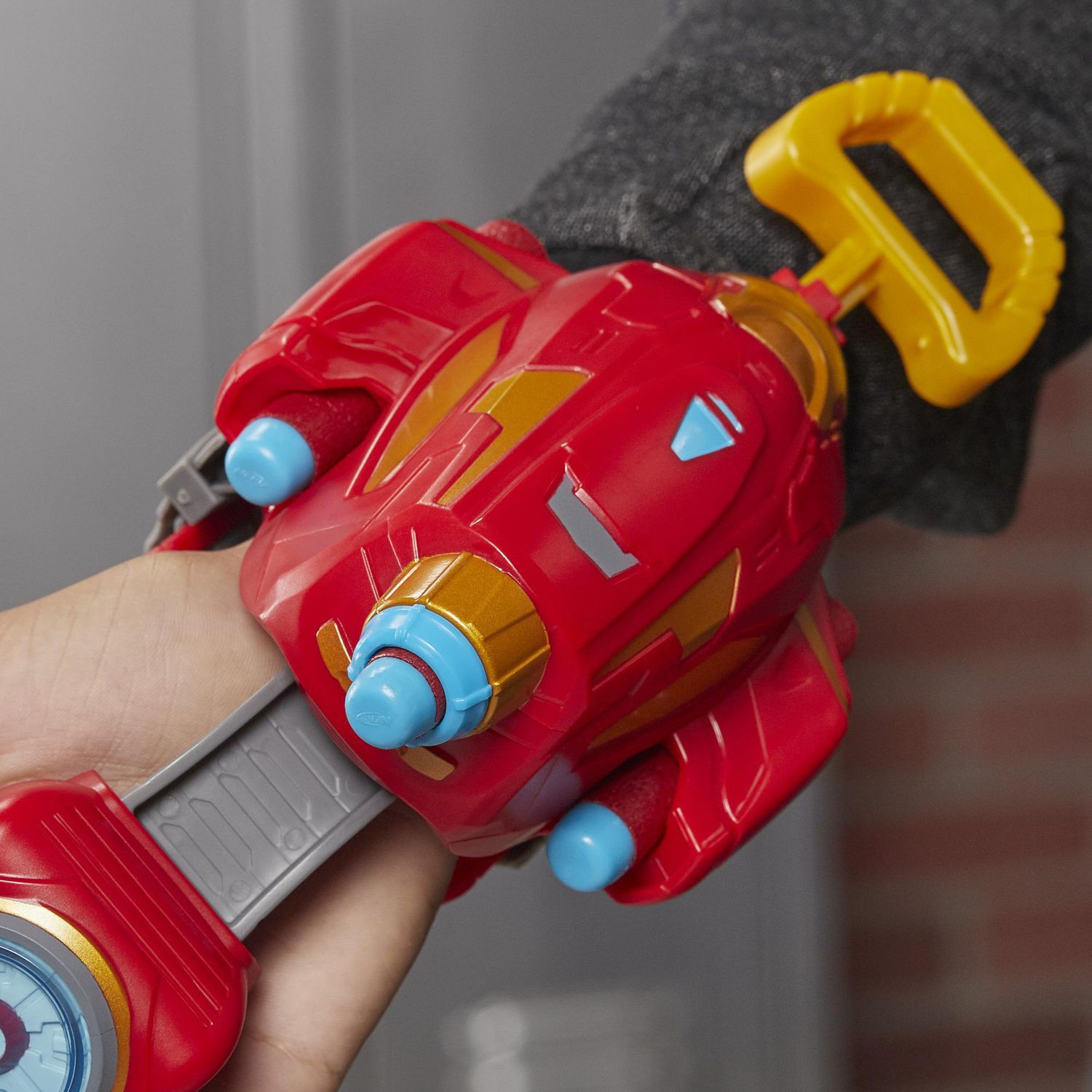 NERF Power Moves Marvel Avengers Iron Man Repulsor Blast Gauntlet