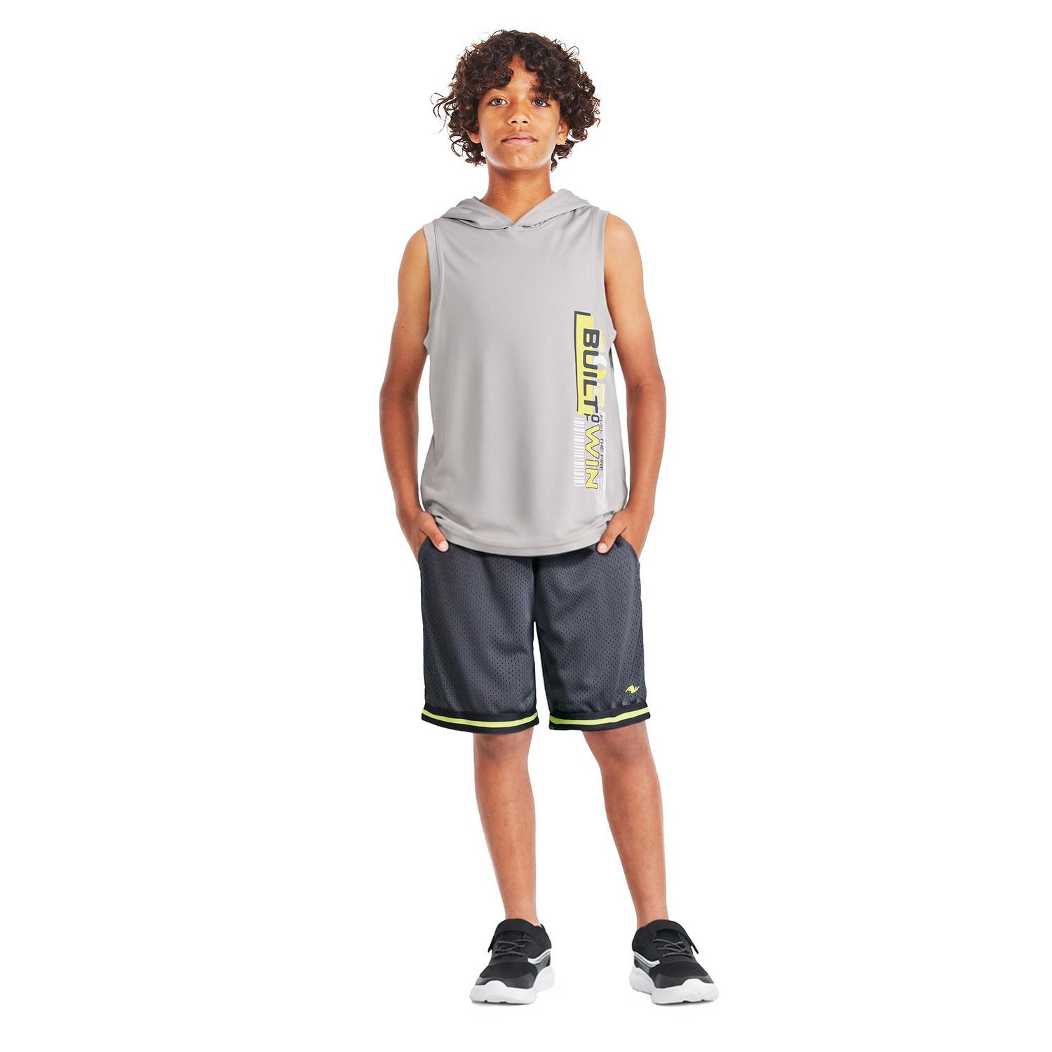 Ensemble 2 pièces avec débardeur à capuchon Athletic Works pour garçons.