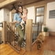 Barrière de passage pour bébé et le haut d'un escalier Walk-Thru Farmhouse Collection Evenflo – image 4 sur 6
