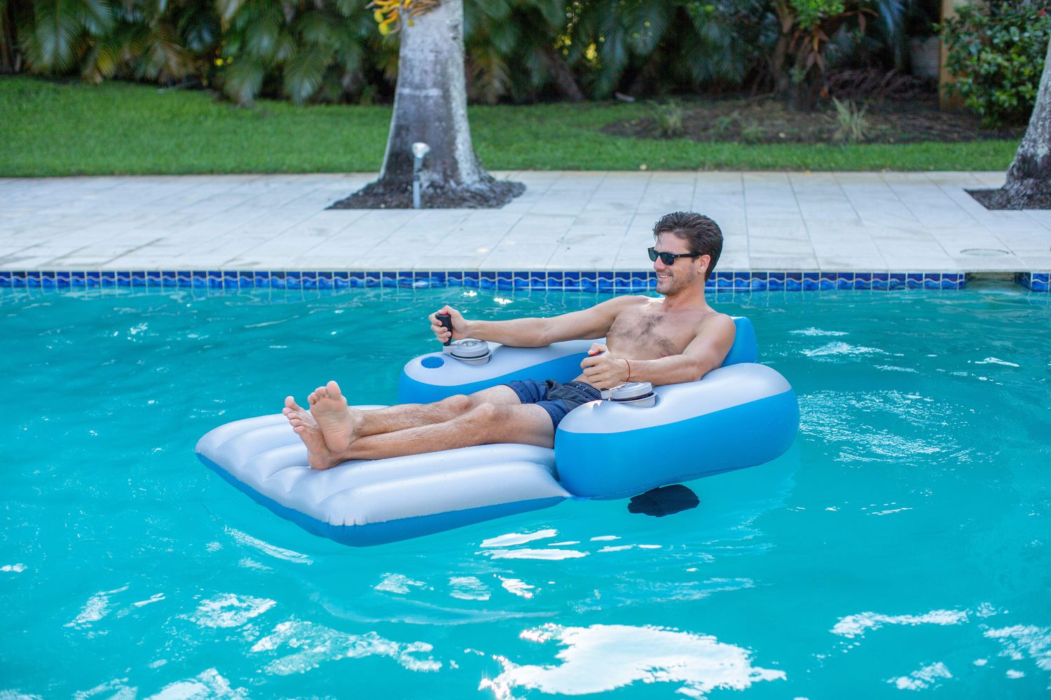 Motorized inflatable hot sale pool lounger