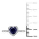 Bague de fiançailles Tangelo en forme de cœur avec 0.88 carat de saphir bleu synthétique et 0.10 carat de diamant en or blanc 10k – image 3 sur 3