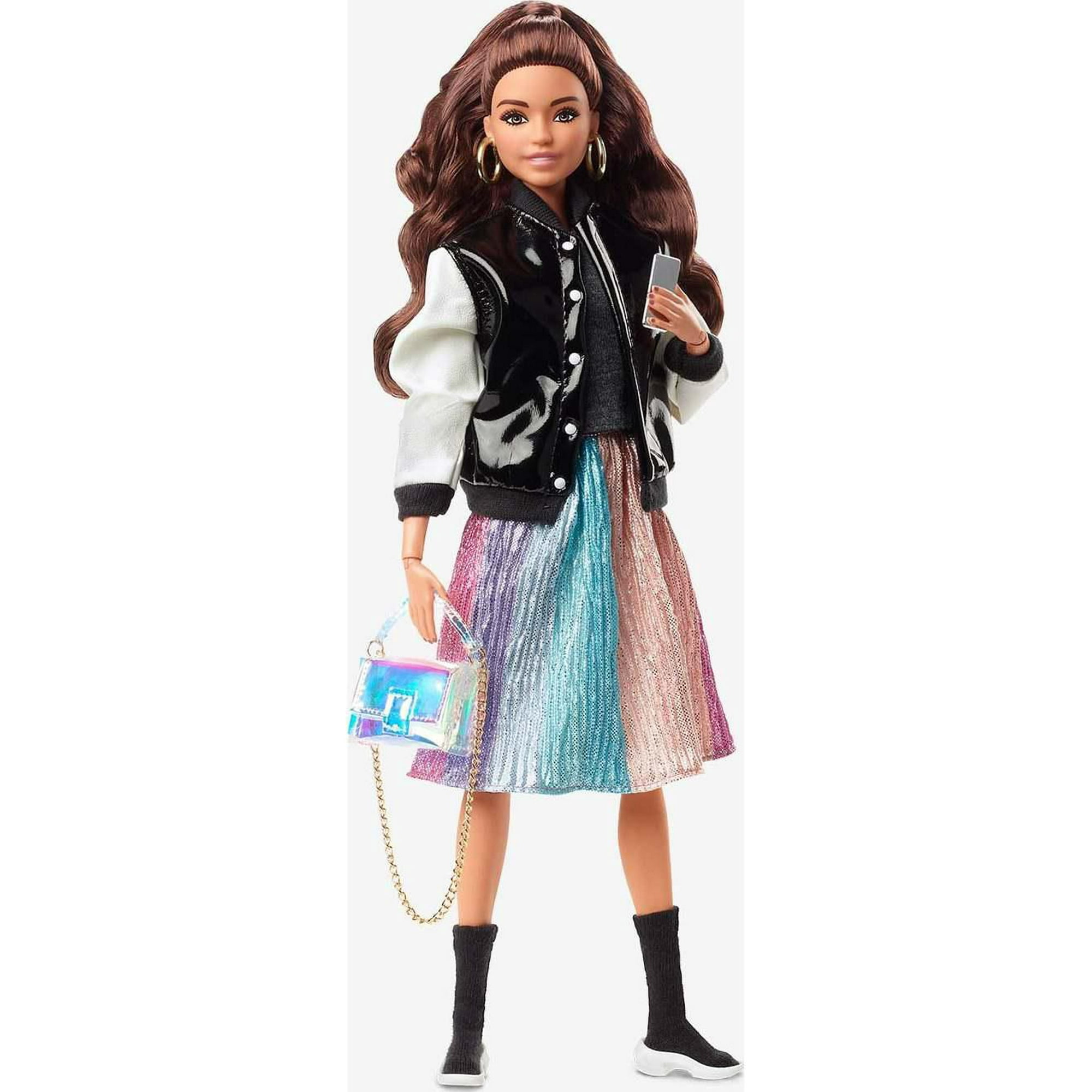 Barbie Signature @BarbieStyle Fully Posable Fashion Doll (Brunette) with 2  Tops, Skirt, Jeans, Jacket, 2 Pairs of Shoes & Accessories, Gift for