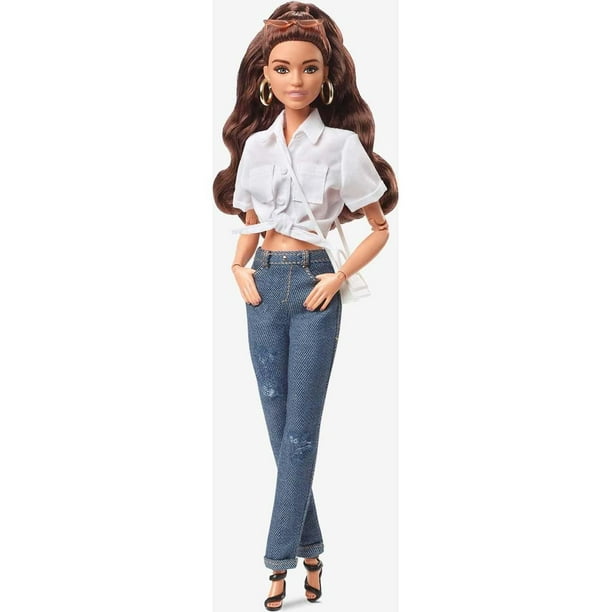 Poupée mode super articulée ​BarbieStyle Barbie Signature, brunette, avec 2  hauts, 1 jupe, 1 pantalon en denim, 1 veste, 2 paires de chaussures et des  accessoires, cadeau pour les collectionneurs 