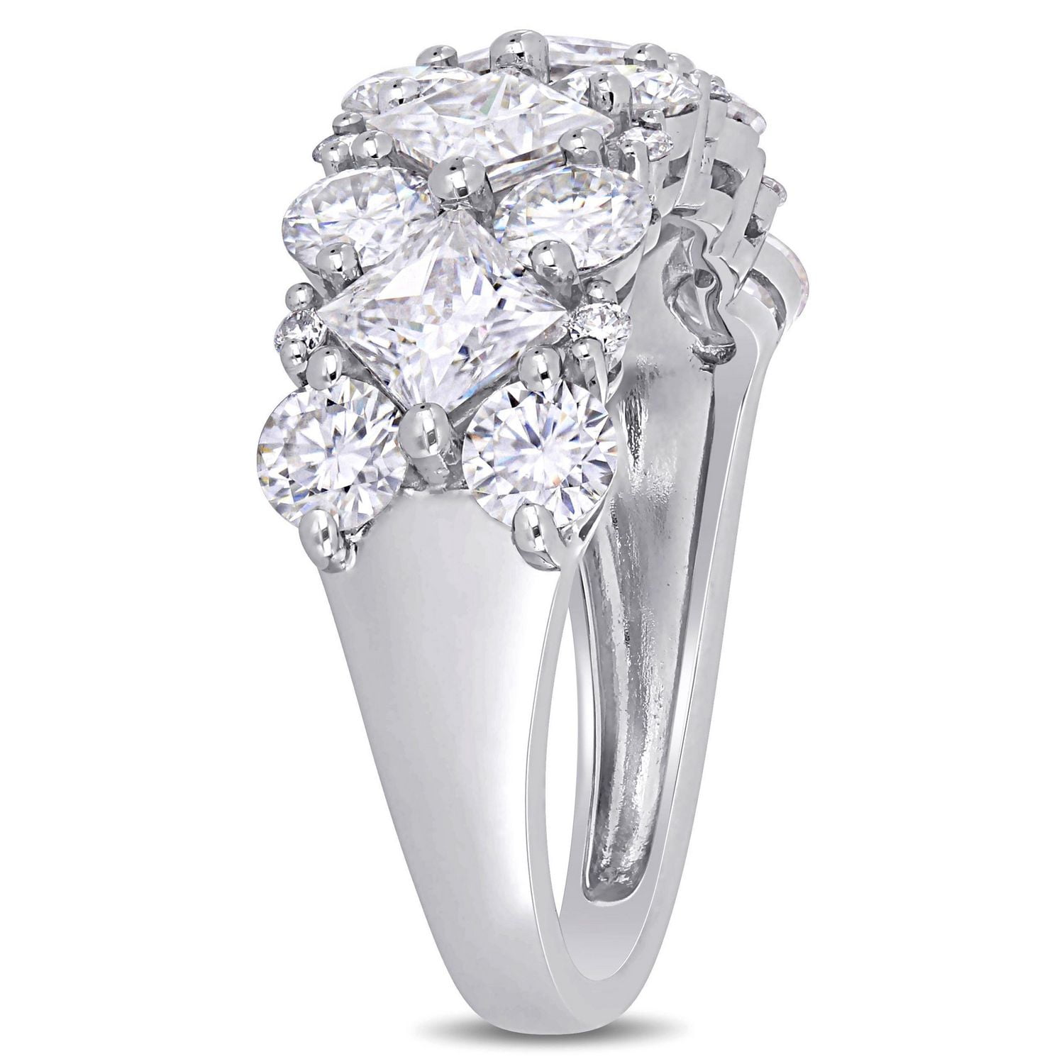 Bague de style semi-éternité Miabella avec moissanites 3 5/8 CT PBT et diamants 1/10 CT poids total en or blanc 10K