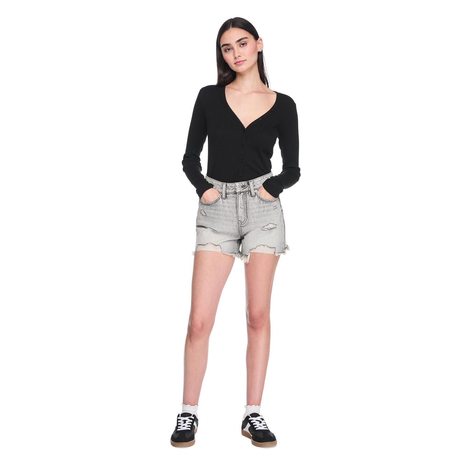 Short en denim usé No Boundaries pour femmes