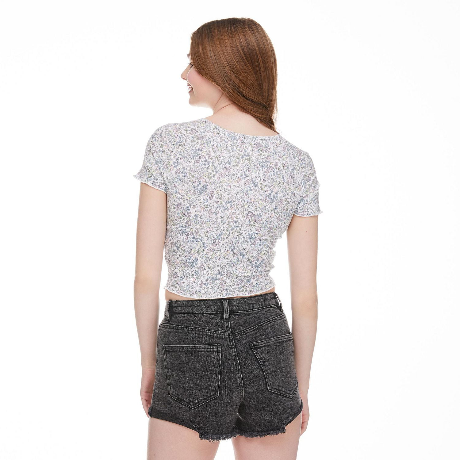 T-shirt en tricot côtelé avec boutons à pression No Boundaries pour femmes