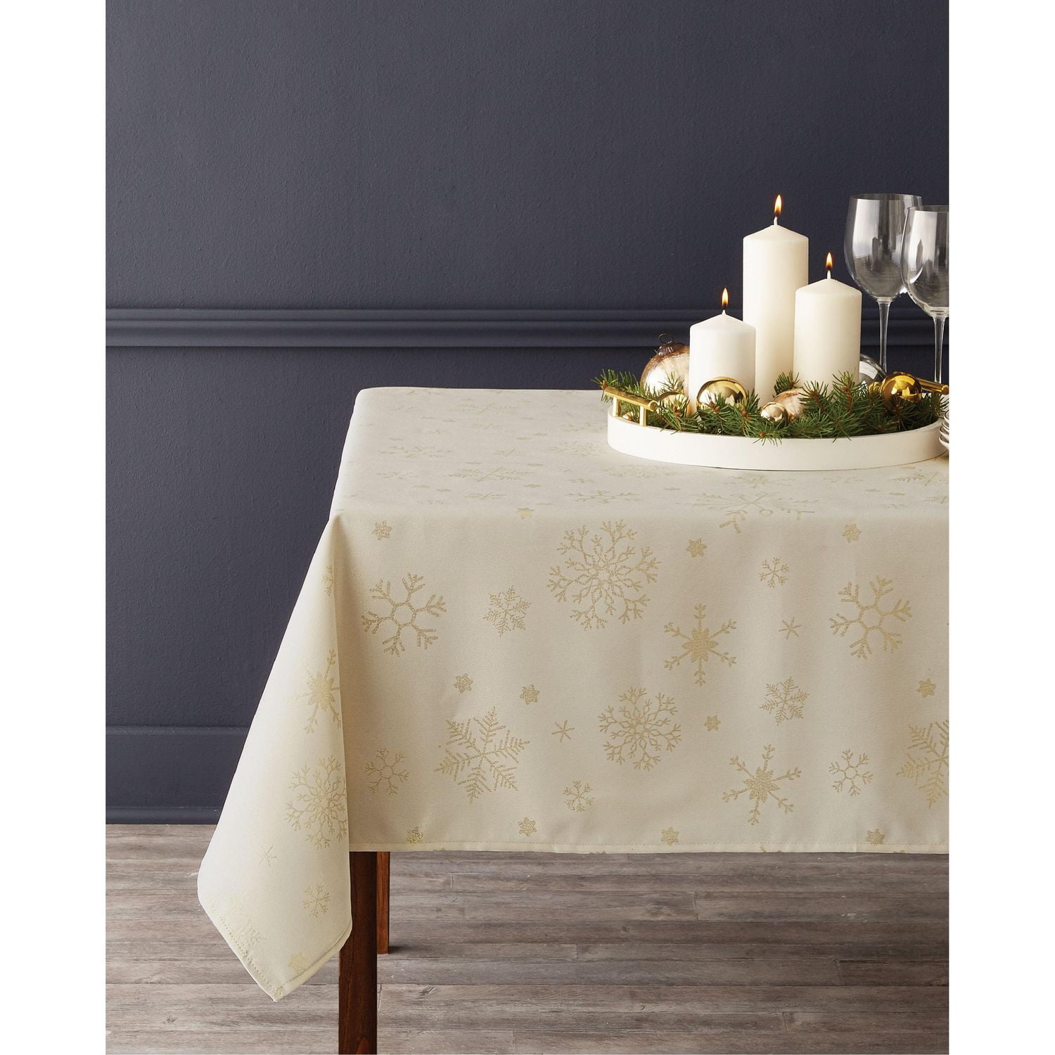 Holiday Time Gold Snowflake Tablecloth, 52"x70" Walmart Canada