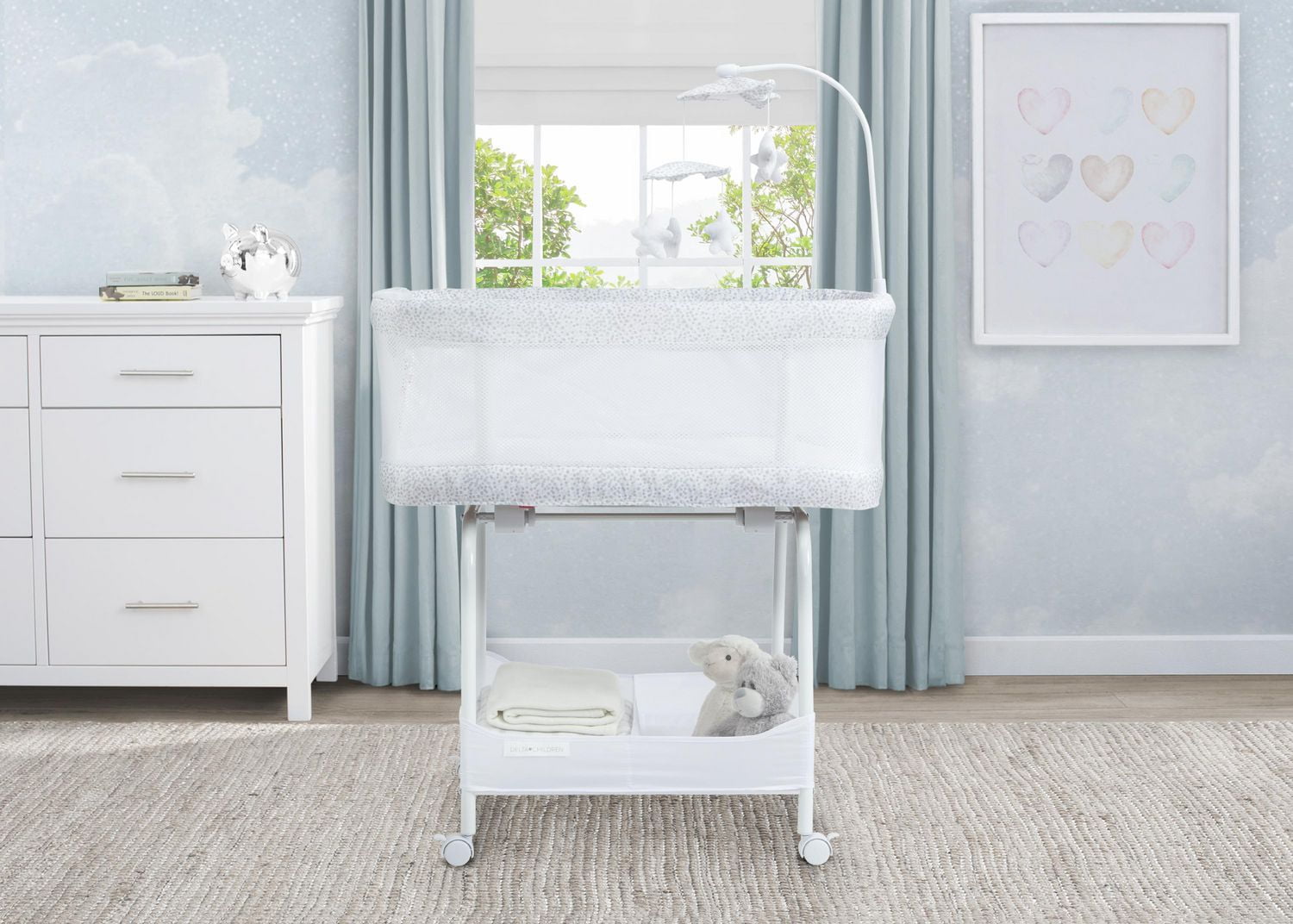 Delta Children Sweet Breeze Bassinet With Airflow Mesh Alloy White