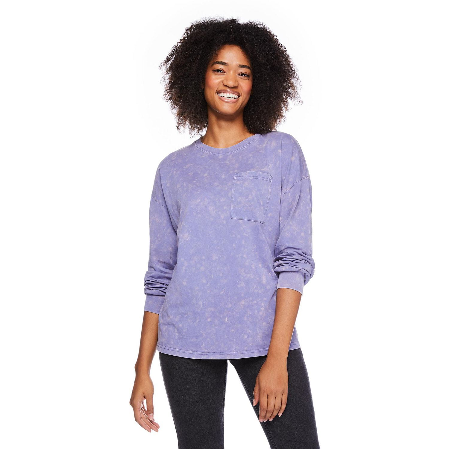 No Boundaries Women's Oversized Long Sleeve Tee