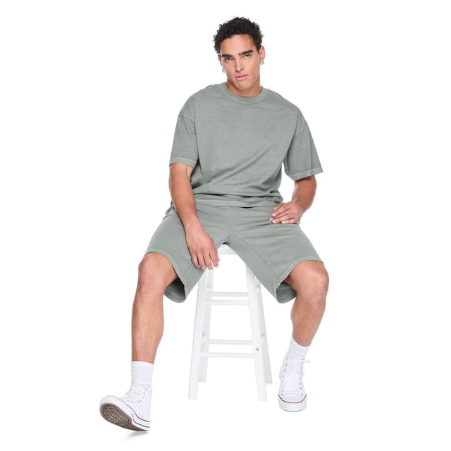 No Boundaries Men's Oversized Short Sleeve T-Shirt