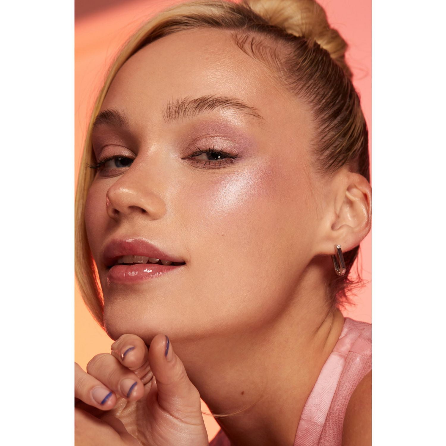 Lottie London - Cheeky Glow - Liquid Highlighter Wand Brusher - 100% Vegan (14ml)