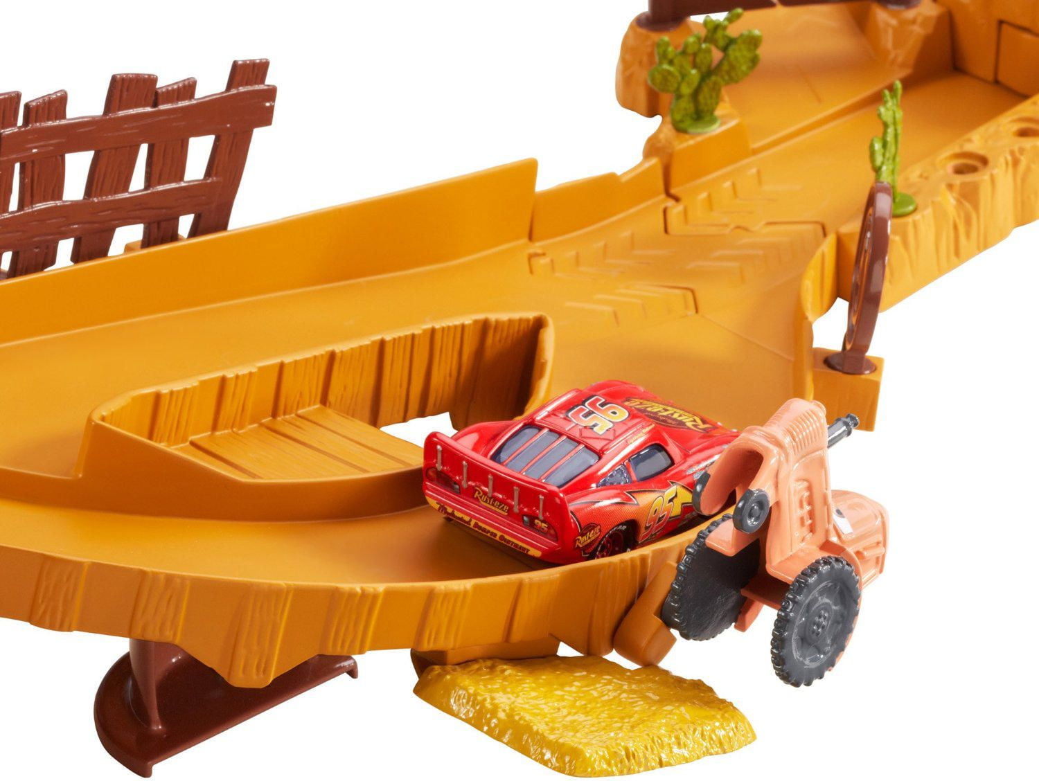 Disney cars escape from frank track set online