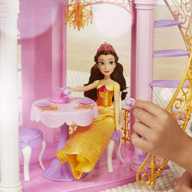 Disney Princesses, Château Royal, Maison de poupées avec Meubles et  Accessoires, Jeu de lumières Musical, pour Enfants, dès 3 Ans