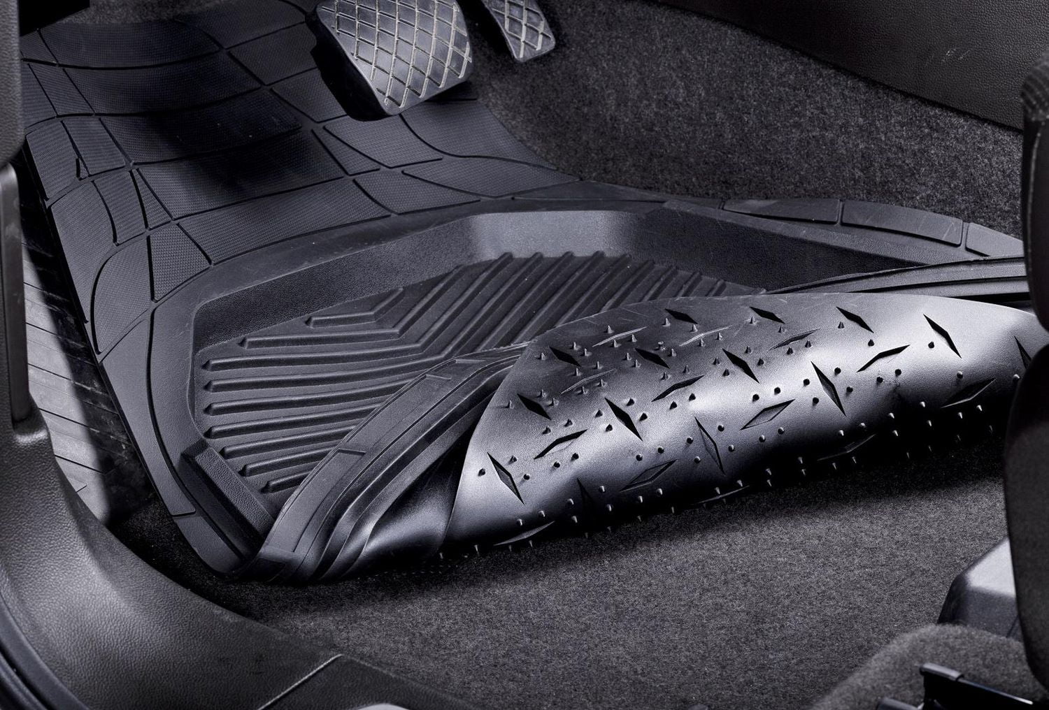 Automobile mats store