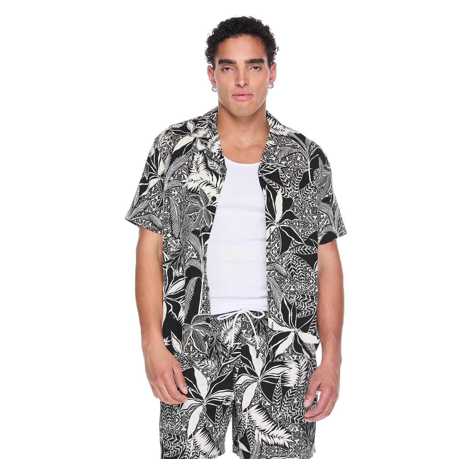 Chemise de villégiature imprimée et boutonnée à manches courtes No Boundaries pour hommes