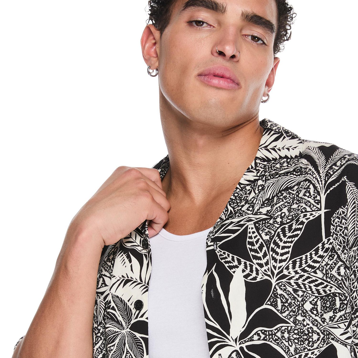 Chemise de villégiature imprimée et boutonnée à manches courtes No Boundaries pour hommes