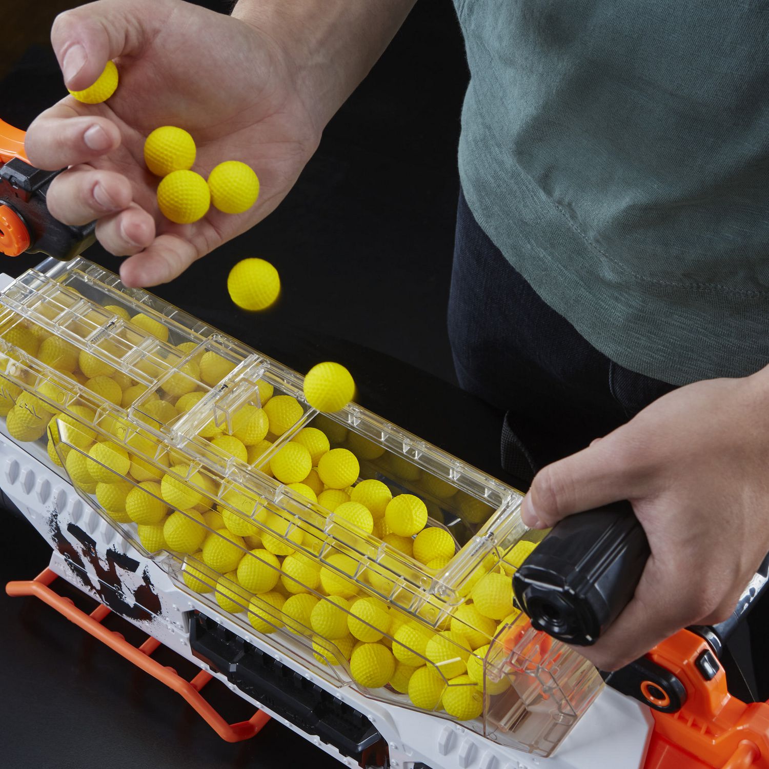 Nerf rival prometheus shop 200 balls automatic blaster