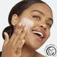 Nettoyant exfoliant pour le visage rafraîchissant aux agrumes Olay Total Effects 150 ml – image 5 sur 7