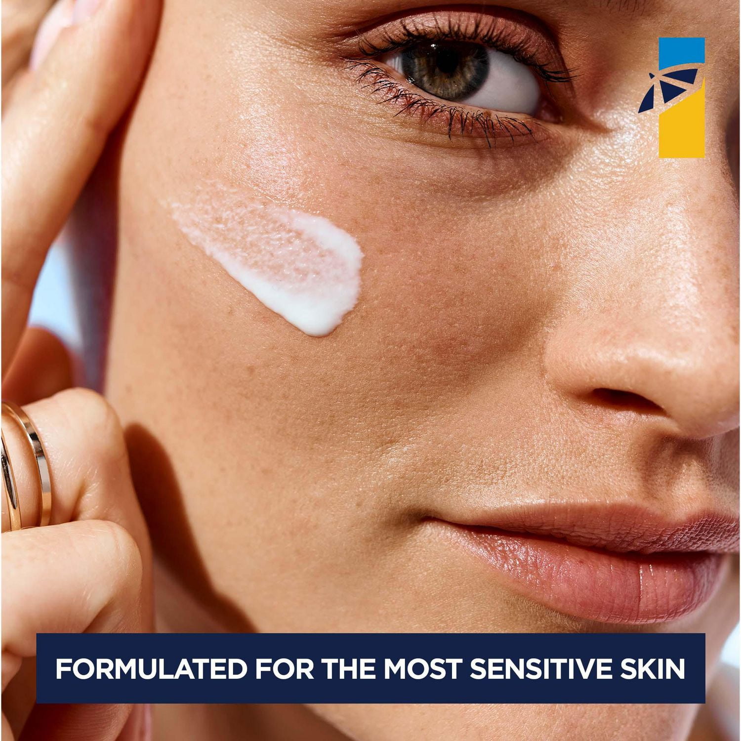 Garnier Ombrelle Sensitive Expert Face Lotion SPF 60, Hypoallergenic, For  The Most Sensitive Skin, 90 mL, Face sun protection for the most sensitive  skin 