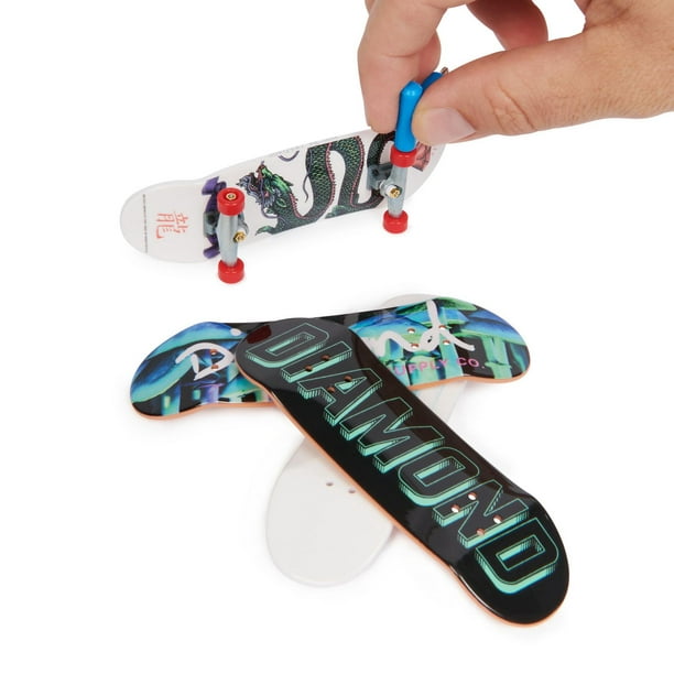 Tech Deck, Ultra DLX Fingerboard 4-Pack, Element Skateboards,  Collectible and Customizable Mini Skateboards, Kids Toy for Ages 6 and Up :  Toys & Games