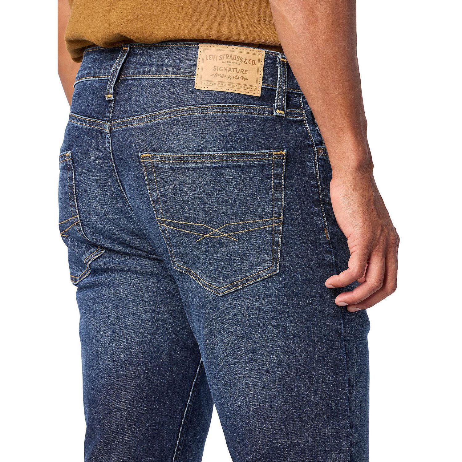 Levi Strauss Signature™ Men's Slim Straight Jeans (Online only)