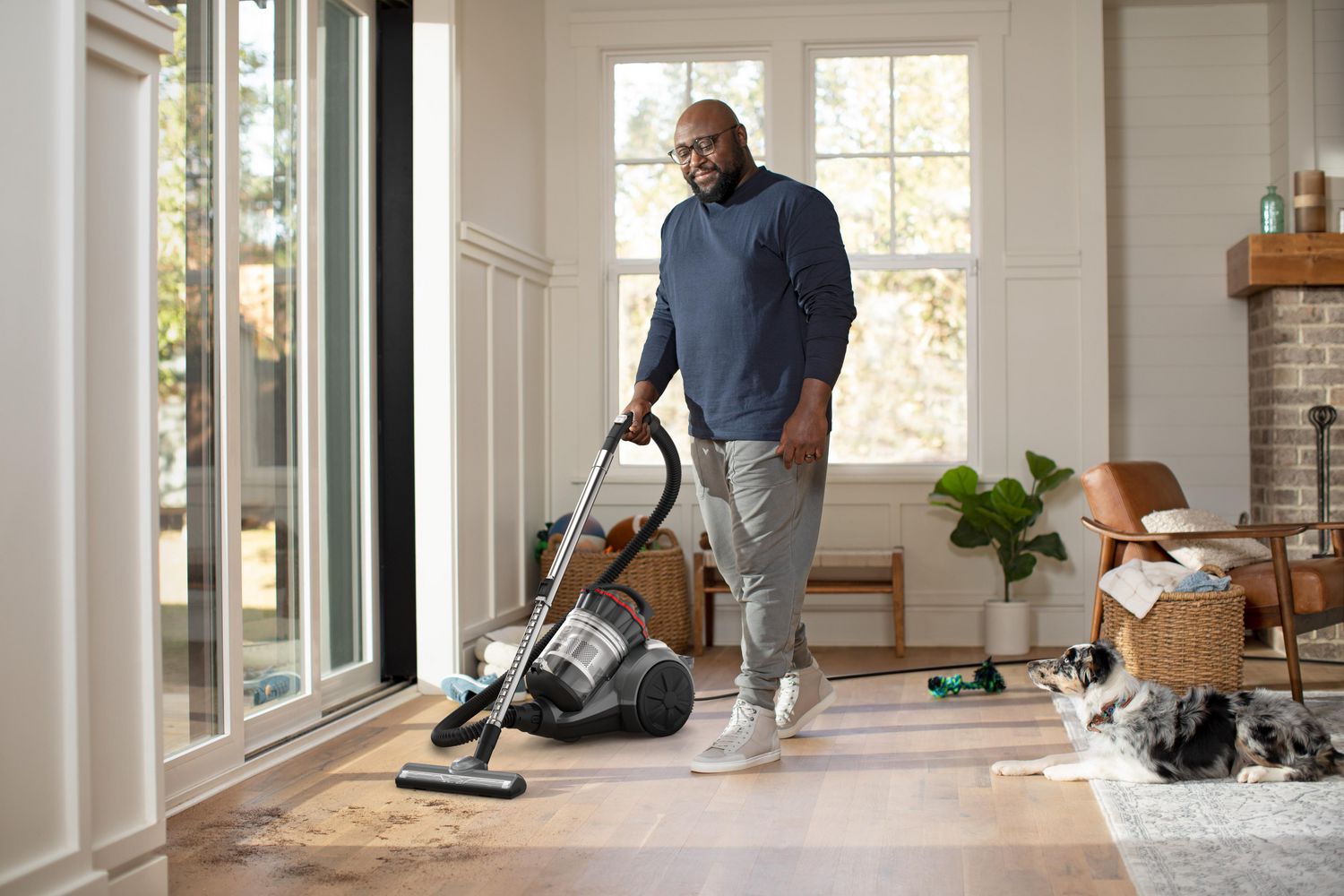 HOOVER Aspirateur tra neau sans sac MultiSurface Walmart.ca