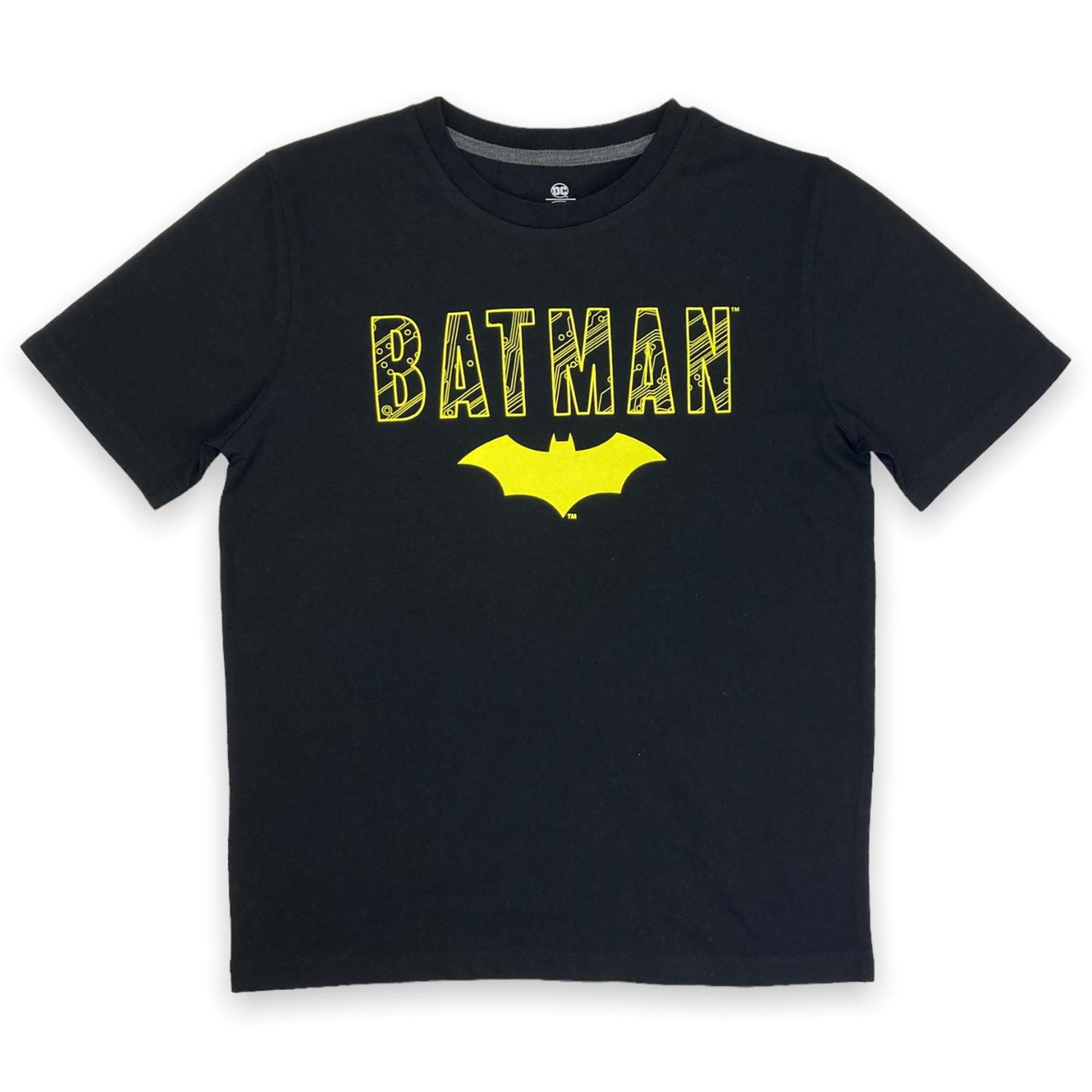 Batman Boy's basic tee shirt. This boys crew neck tee shirt has short sleeves and a trendy print and