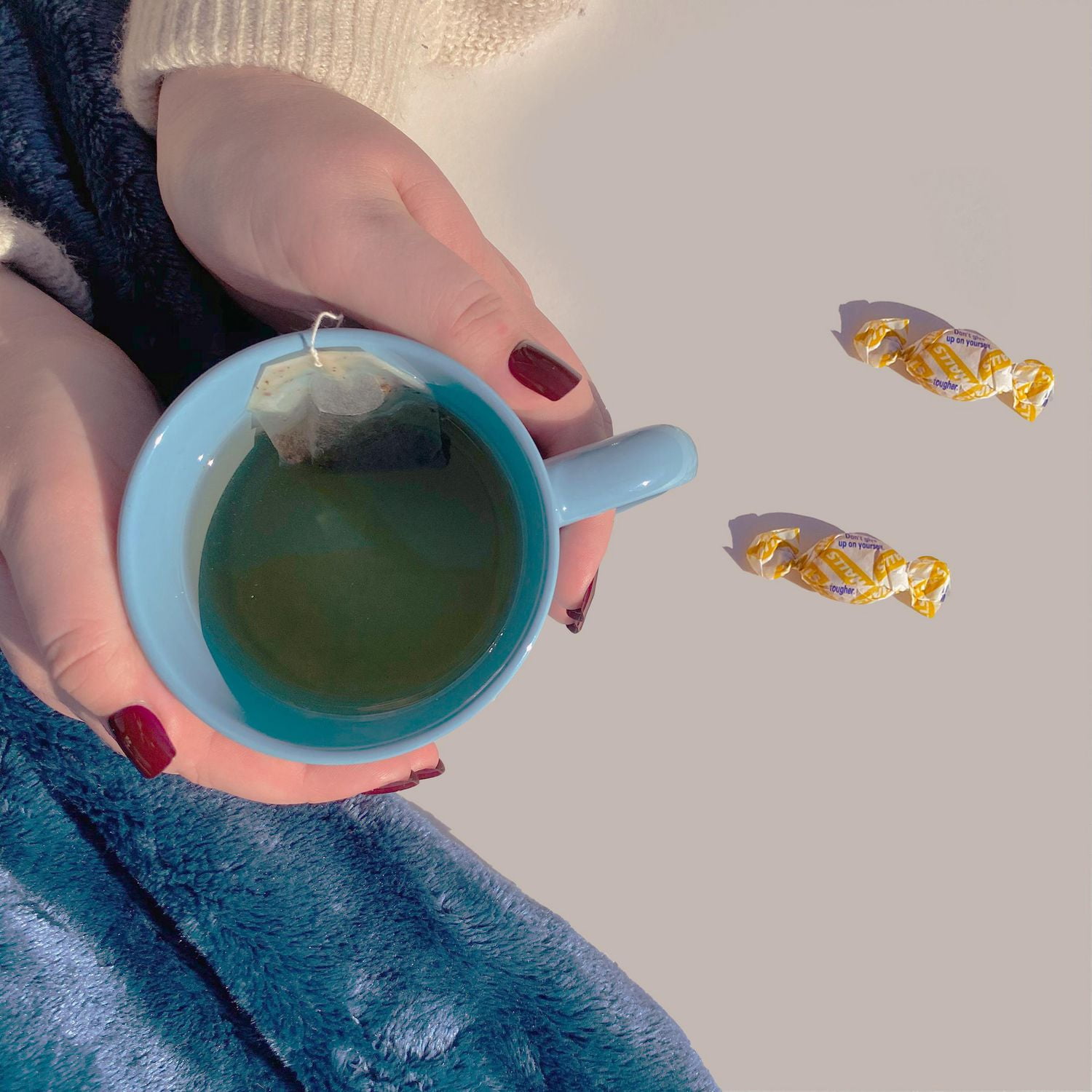 HALLS, pastilles à saveur de miel et citron, pastilles, apaisent le mal de gorge, mentho-lyptus 30 Pastilles