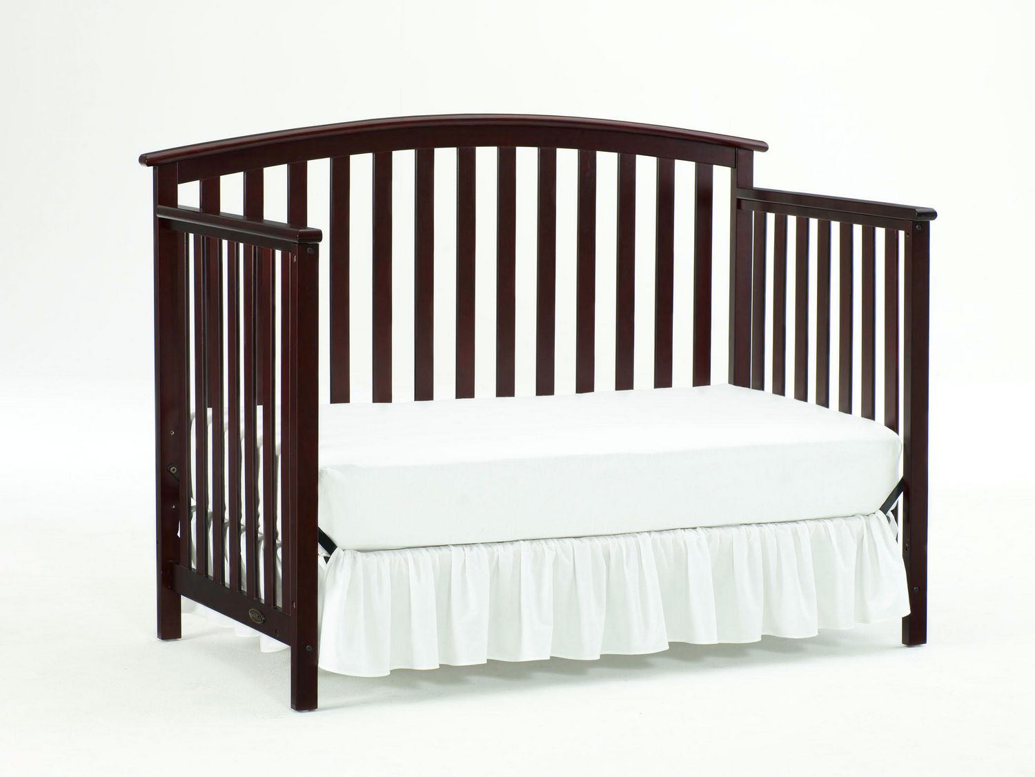 Graco freeport 4 outlet in 1 crib