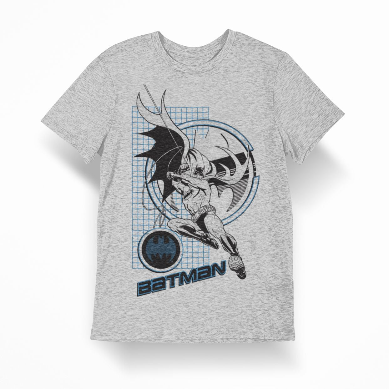 Batman T-shirt de base pour garçon. Ce t-shirt à col rond pour garçons a des manches courtes et un imprimé tendance et