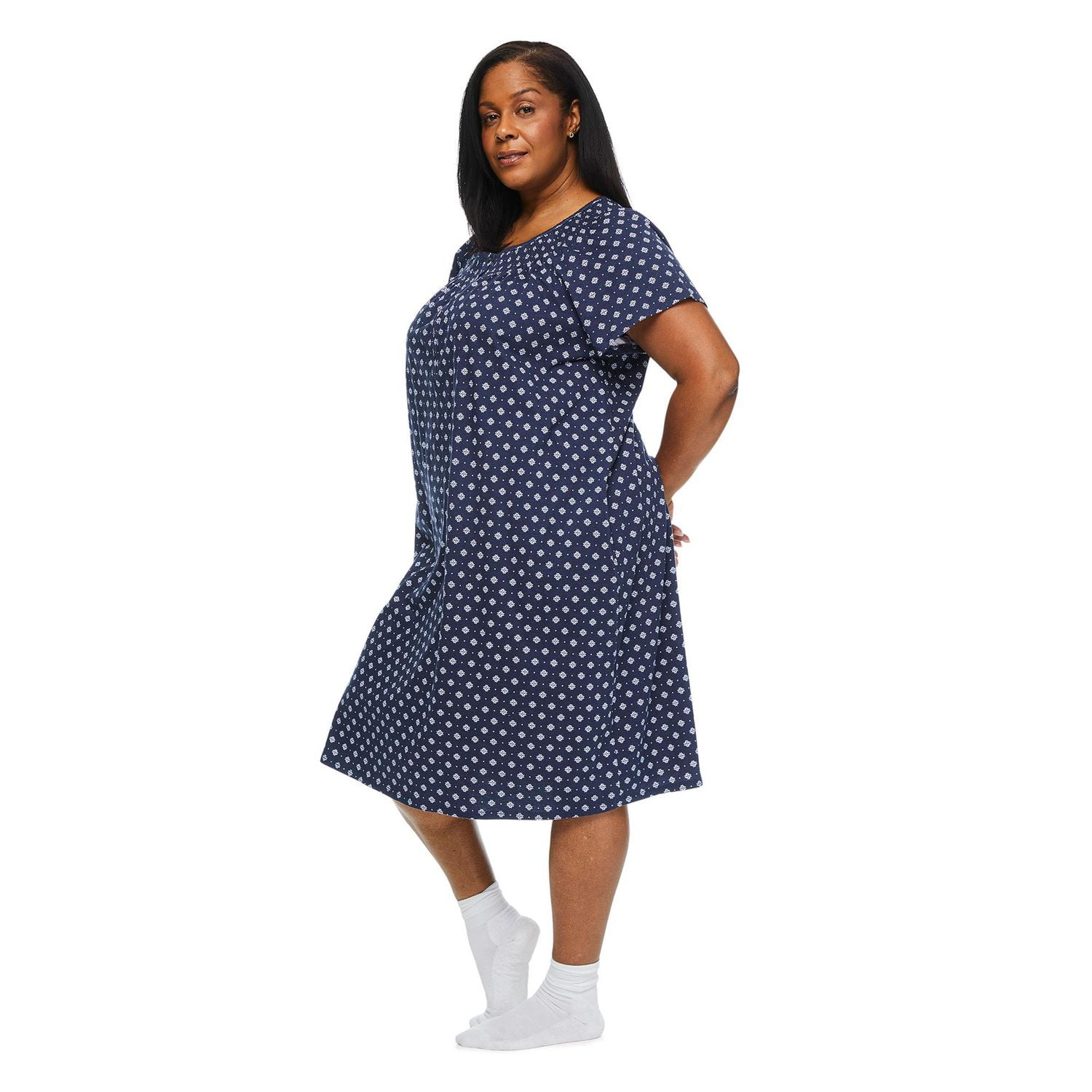 Iyla Women's Plus Scoop Neckline Gown