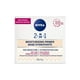 NIVEA 2-en-1 Base hydratante 24H pour peau sèche et sensible 50 ml, peau sèche/sensible – image 2 sur 3