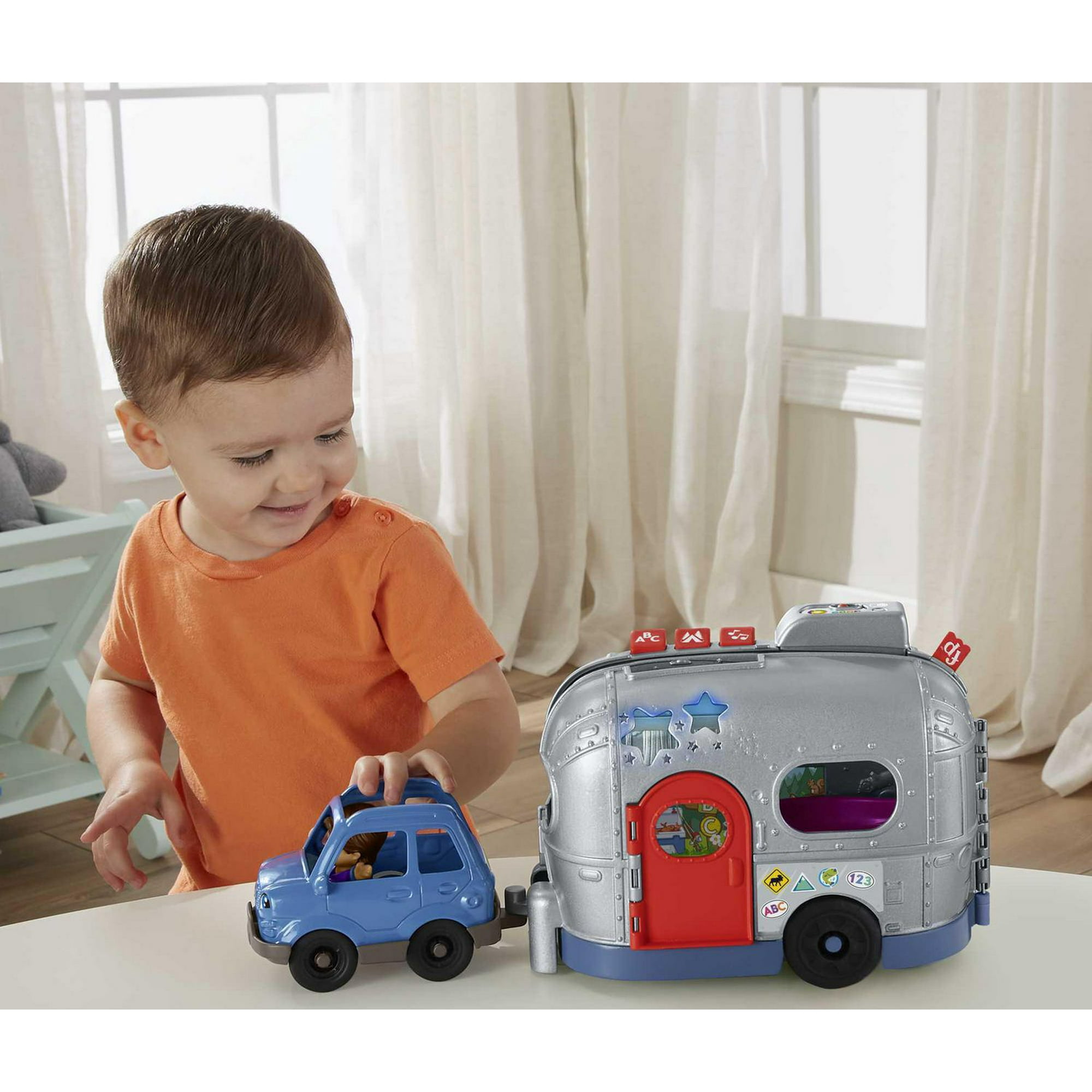 Fisher Price Little People Light-Up Learning Camper Playset – English &  French Version, Ages 1-5 