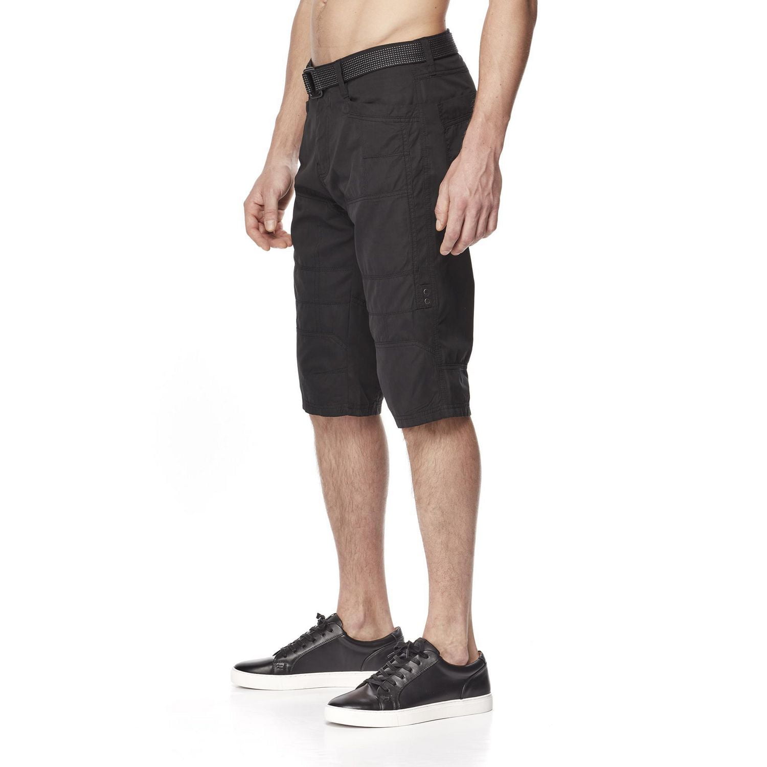 Dark Black Men's Solid Cargo Shorts With Two-Toned Belt