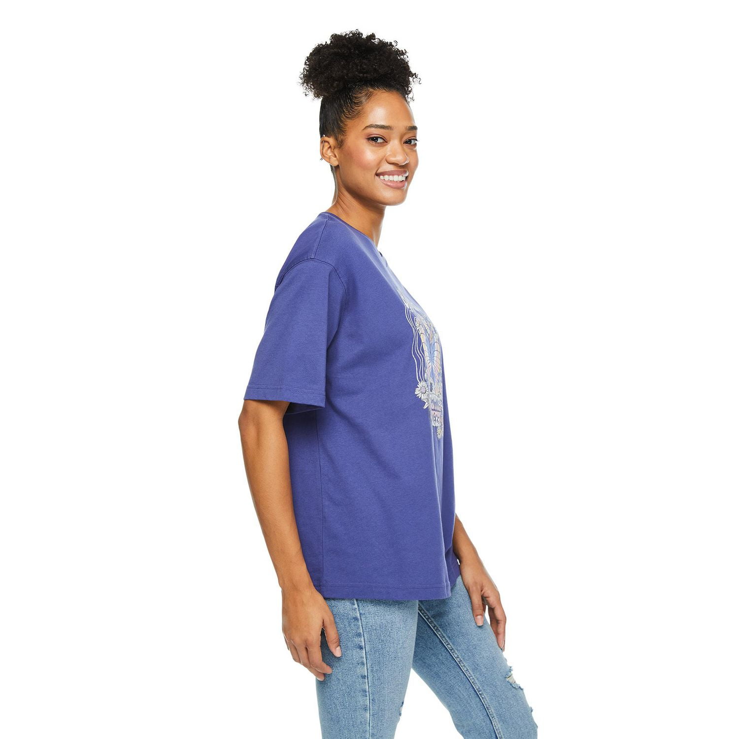 T-shirt surdimensionné No Boundaries pour femmes Tailles TP–TTG