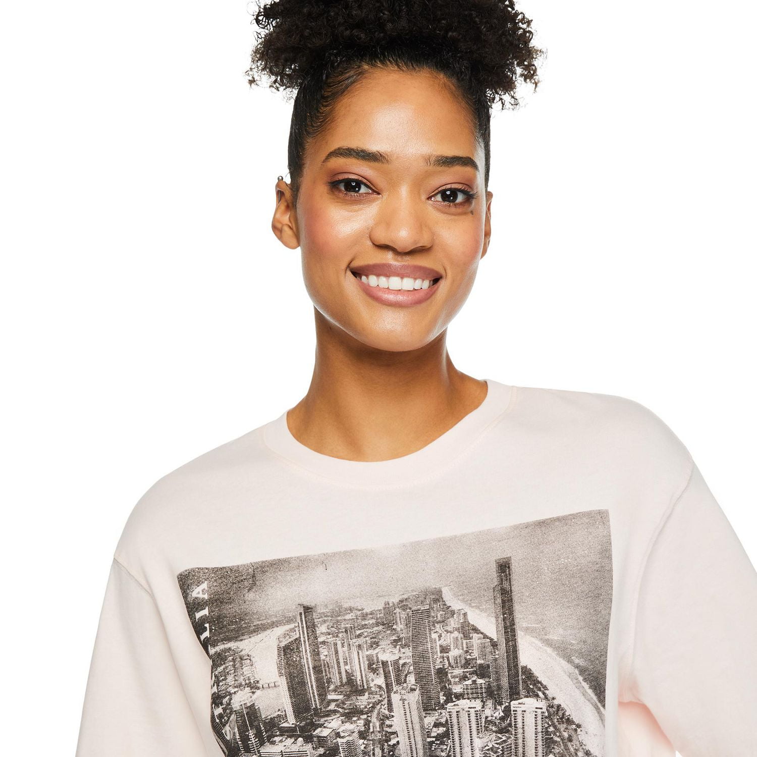 T-shirt surdimensionné No Boundaries pour femmes Tailles TP–TTG