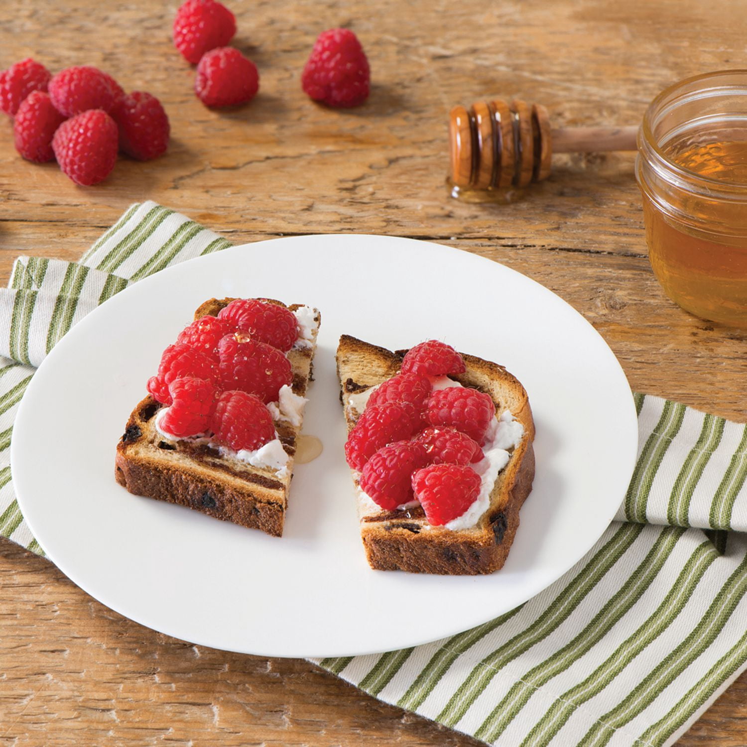 thumbnail image 4 of Sun-Maid® Cinnamon Swirl Raisin Bread, 4 of 9