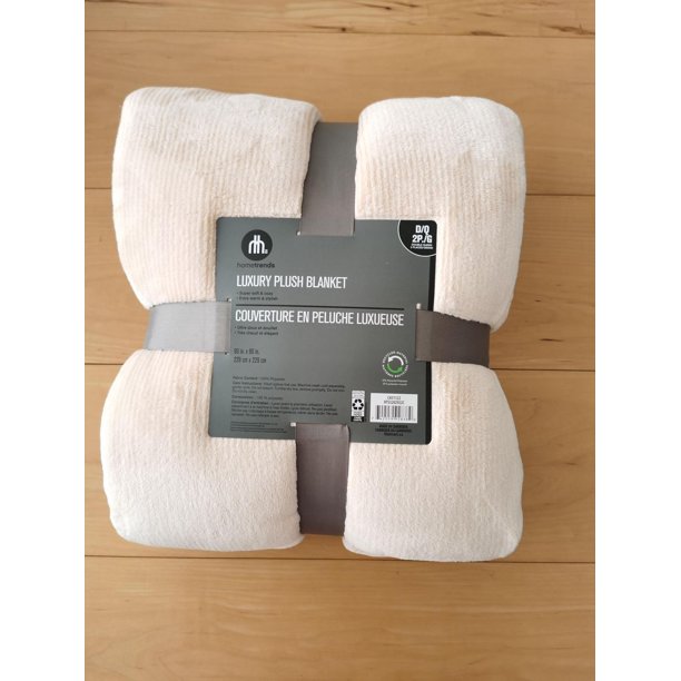 LUXURY PLUSH BLANKET Walmart.ca