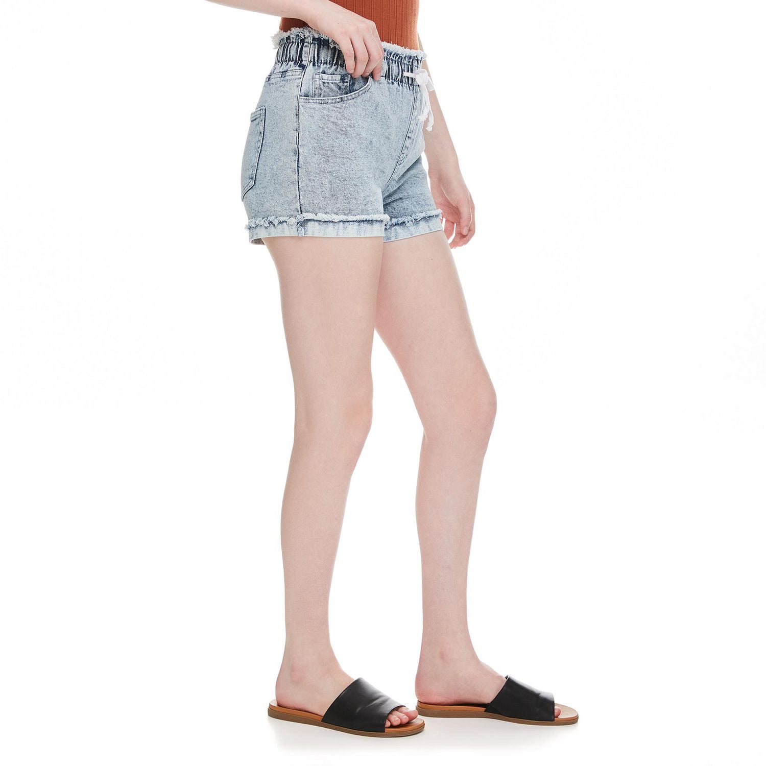 No Boundaries Women's Frayed Elasticized Waistband Short