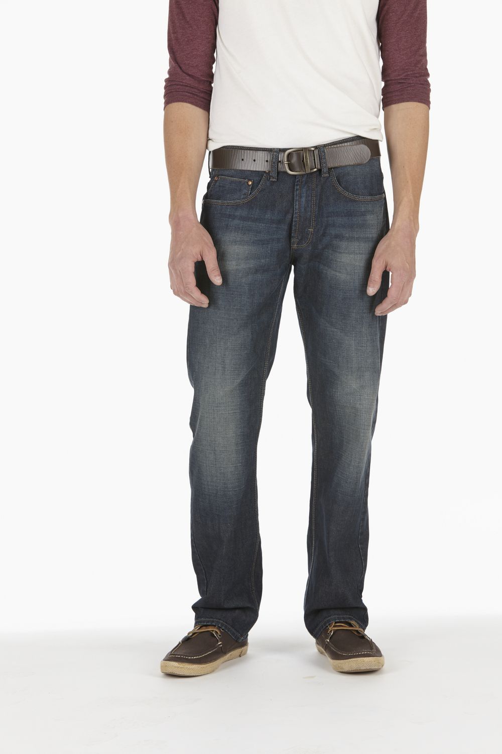 Wrangler Jeans Co. Red Vintage Straight Leg, Med Stretch | Walmart Canada