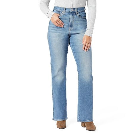 Signature by Levi Strauss & Co.™ Women's Heritage Kick Boot Jeans