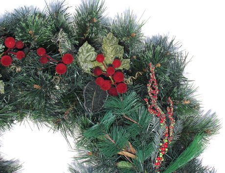 30' Decorated Christmas Wreath | Walmart Canada