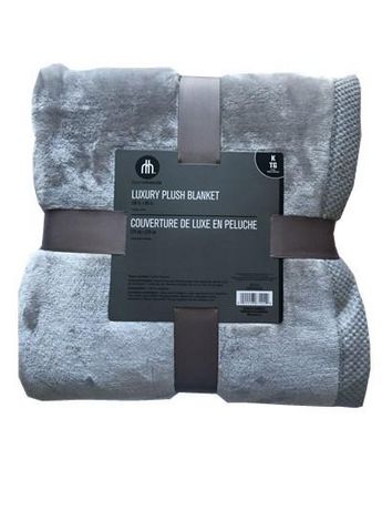 hometrends Luxury Plush Blanket | Walmart Canada
