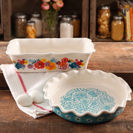 The Pioneer Woman Flea Market 9" Ruffle Top Pie Dish And 3.6 Quart Ruffle Top Bakeware | Walmart ...