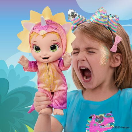 Baby Alive Bebe Adorables Dinos Triceratops Accessoires Boit Et Fait Pipi Dinosaure Aux Cheveux Blonds Pour Enfants Des 3 Ans Walmart Canada