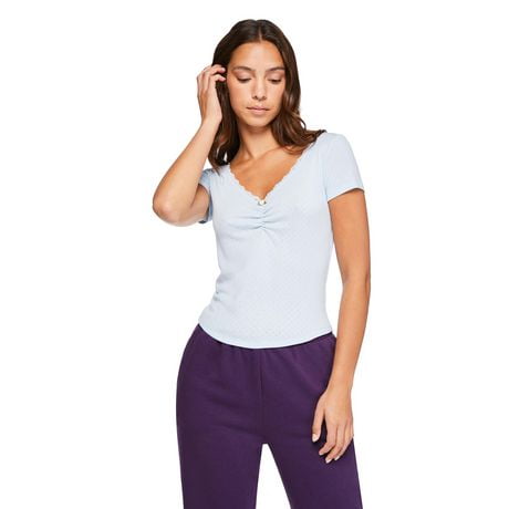 No Boundaries Women's Baby V-Neckline Tee