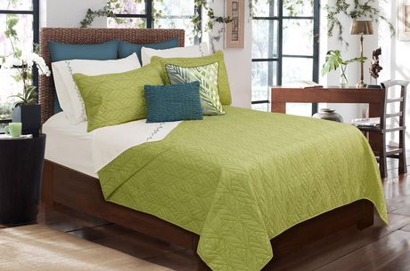 Safdie & Co. Home Deluxe Collection Green 100% Polyester Quilt Set ...